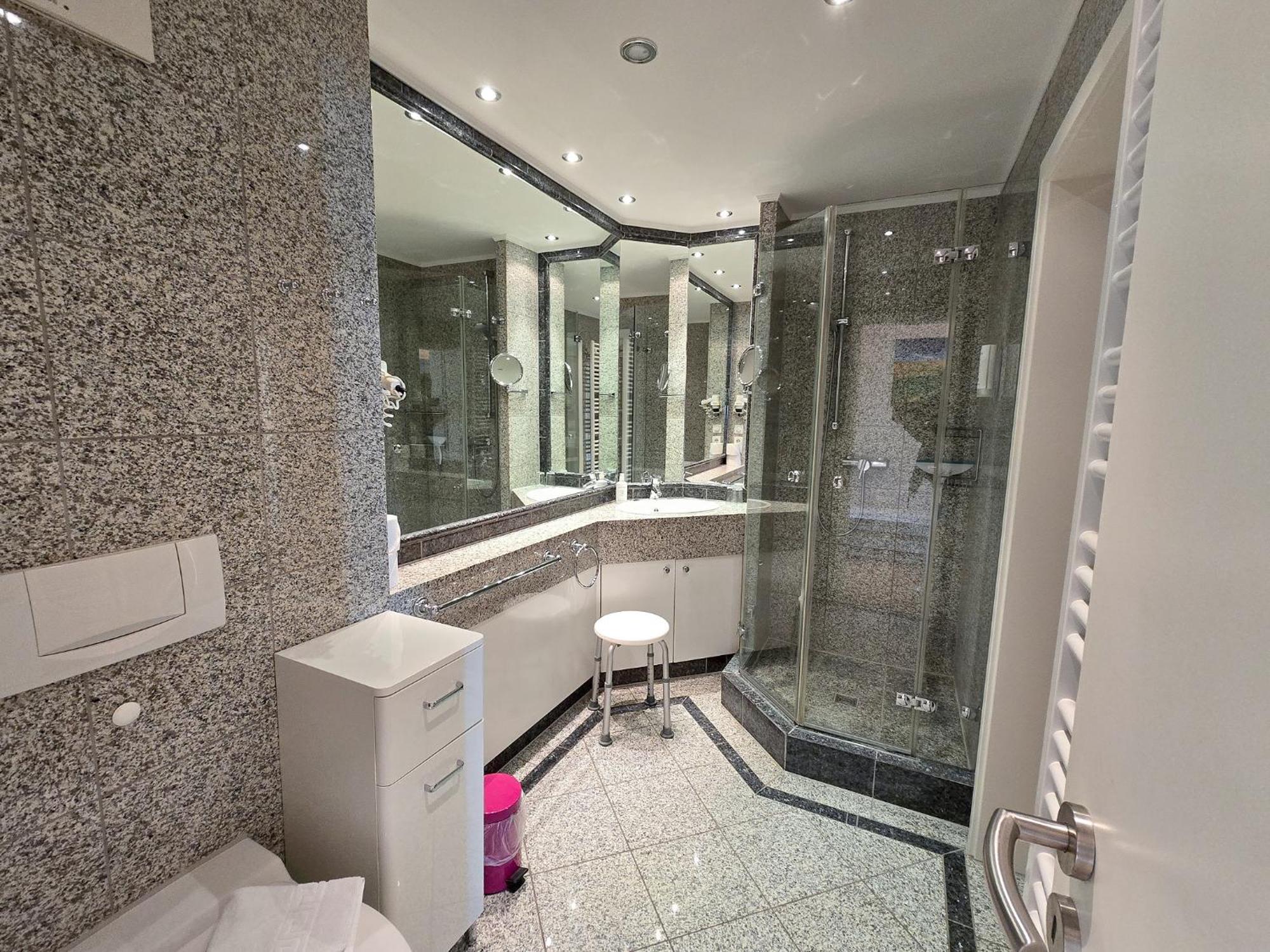 Komfortplus Mit 1 Schlafzimmer Und Balkon Im Obergeschoss 121 * Ostseebad Binz